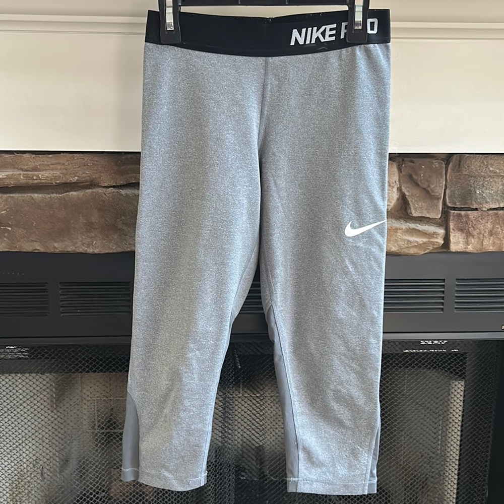 nike pro capri leggings